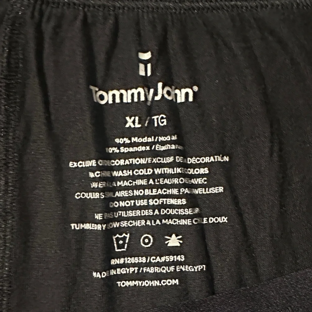 Tommy John Black Second Skin Sleep Short - Picture 2 of 3